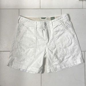 Anthropologie white shorts size 24p very lightly used